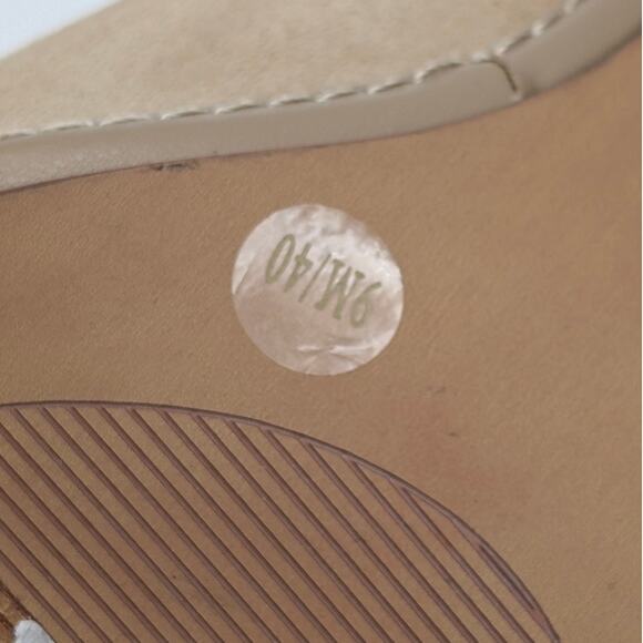 Vince Camuto Fareena Cutout Block Heel Bootie Women's Tortilla Size US9M EU40 - Picture 13 of 14